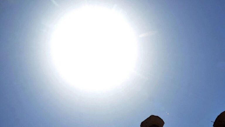 The Karnataka Government is changing the timing of the Government Office in these districts to April and May 2025 for Heatwave – Check for details | The news today