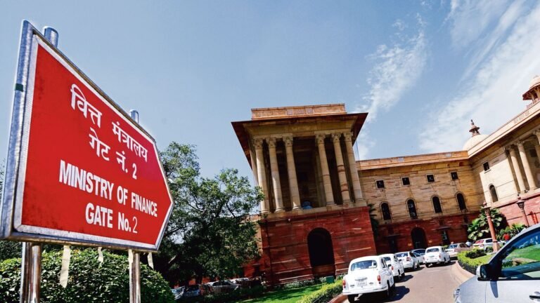 Main bureaucratic transfer with key meetings in finance, Ministry of Trade The news today