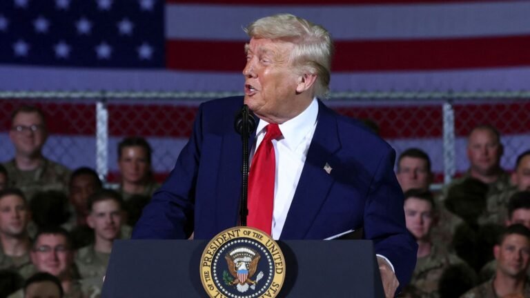 Donald Trump alleviates automatic tariffs to prevent prices, employment losses and plants. The news today