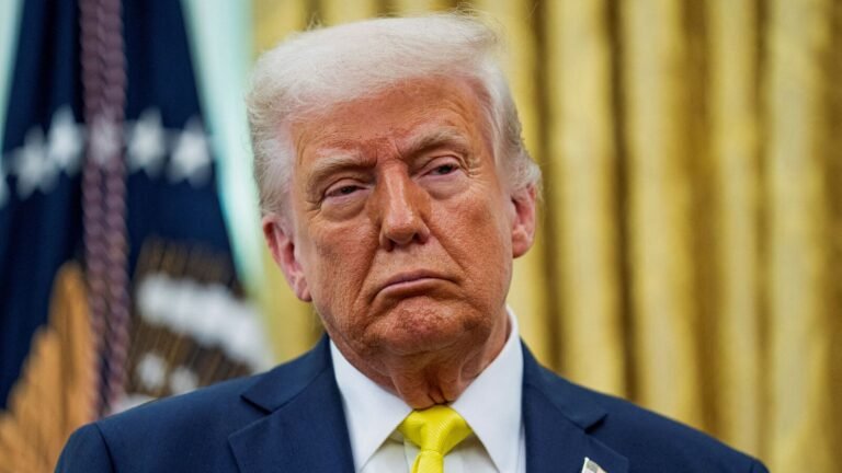 Donald Trump accepts U-turn, renews the registration of visas for thousands of foreign students The news today