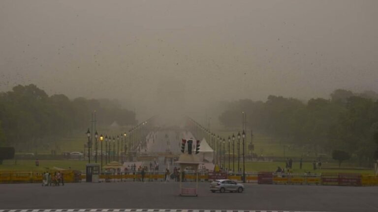Weather in Delhi-NCR: Another massive dust storm affects capital, temperature falls; IMD predicts Thundersquall | The news today