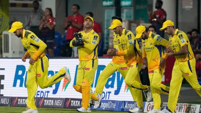 Sanjay Bangar Backs CSK to push SRH to the last place with a victory in spin-friendly chennai
