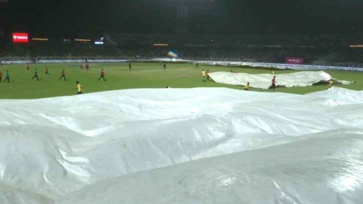 Watch: A massive sandstorm hits a KKR vs PBKS Clash in Eden Gardens