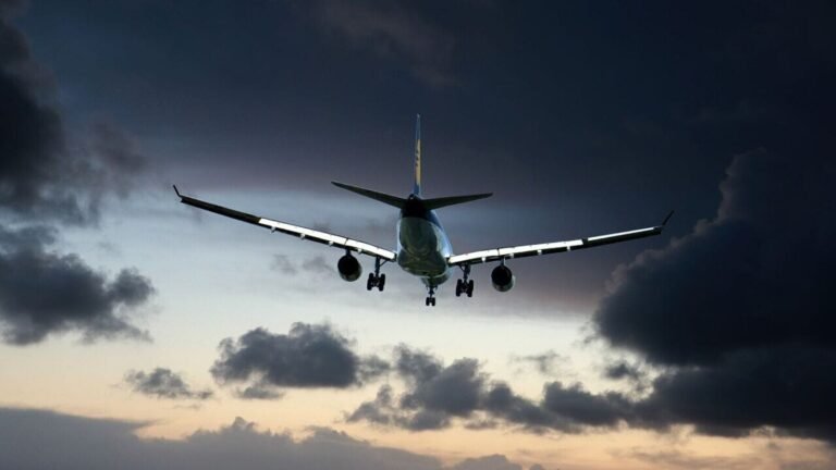 Hit Flight Operations! Air India, Indigo and Spicejet publishes advice after Dust Storm in Delhi, nearby areas The news today