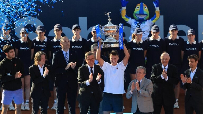 Holger Rune stuns Carlos Alcaraz in straight sets to win the open name Barcelona Open