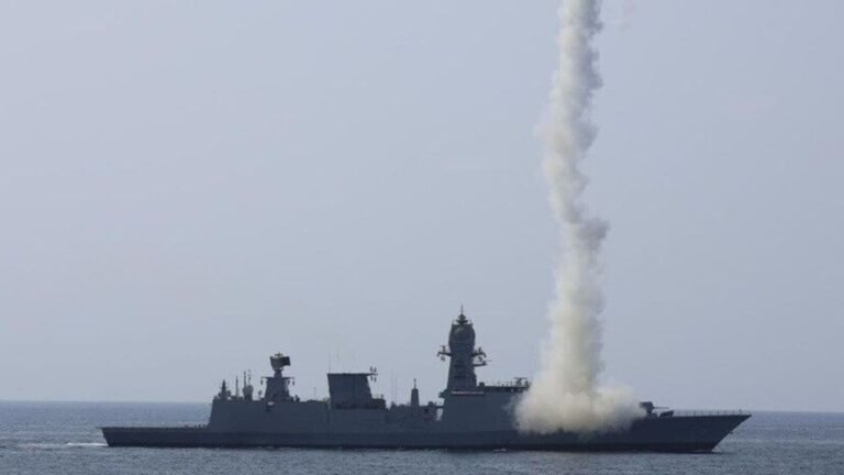 Watch | The Indian Navy performs accurate missile missile exercises in the Arabian sea in the middle of the growing tension with Pakistan The news today