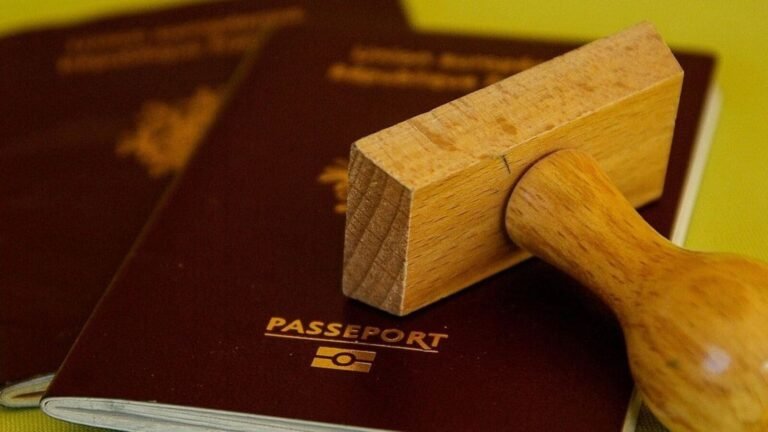 The Passport Security officer says to the youth who came in shorts: “not allowed”; Netizens Quip ‘was supposed to go to Sherwani’ | The news today