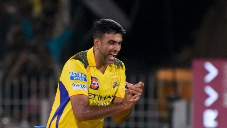 Kris srikkanth tears to r ashwin: terrible bowling, CSK should drop it