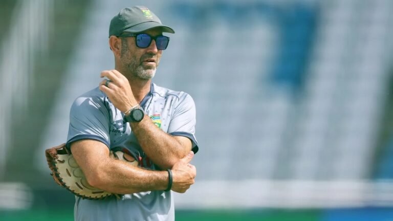 Men’s head coach Rob Walter will resign from “personal reasons”