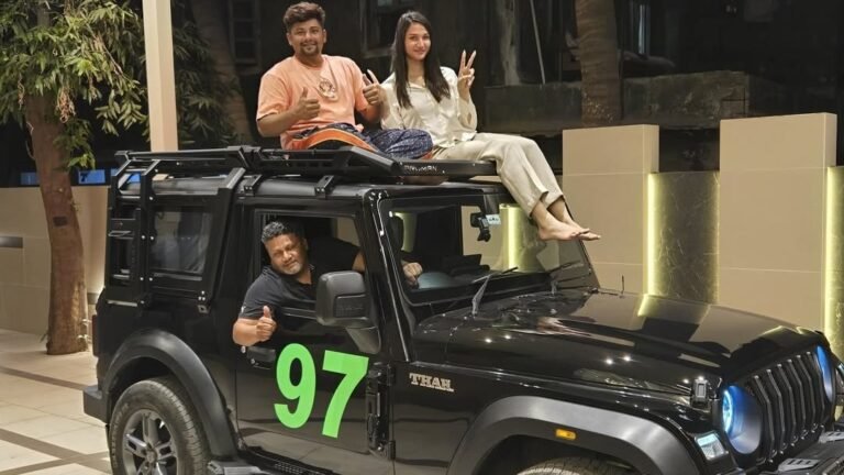Anaya Bangar Chills with Sarfaraz Khan and his father, Musheer missing Receiving