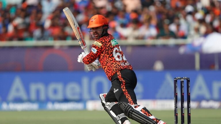 Talks about 300 are out of noise, no added pressure on us: SRH Assistant Coach