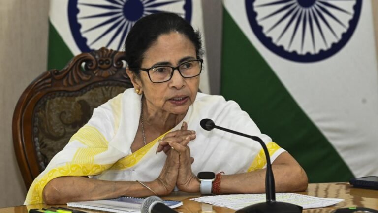 Return to work, let the list of corrupted ninTained to the government: Mamata for protesting teachers