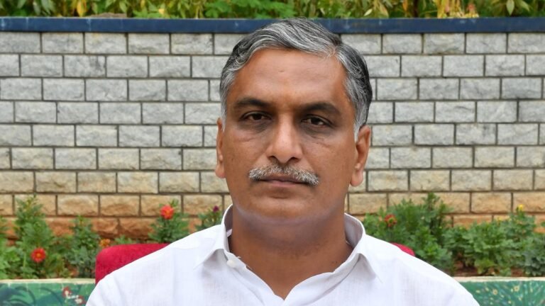 Harish Rao Flays Uttam Reddy for misleading people on the will for srlis