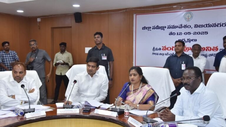The Minister of the Interior promises to support the sugar cane farmers affected by the closure of the factory in the Vizianagararam district