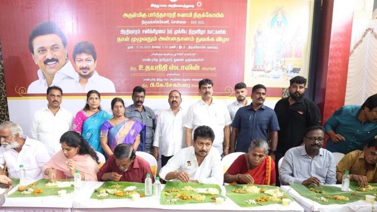 Representative cm udhayanidhi Stalin inaugurates the day Annadhanam in the Parthsararaty Swamy Temple