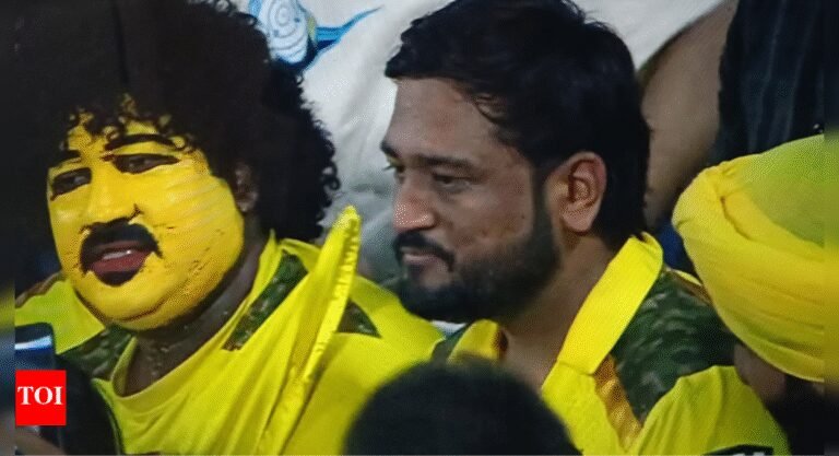 Doppelganger Mrs. Dhoni steals reflector on CSK vs RR Clash in Delhi | Cricket messages – Times of India
