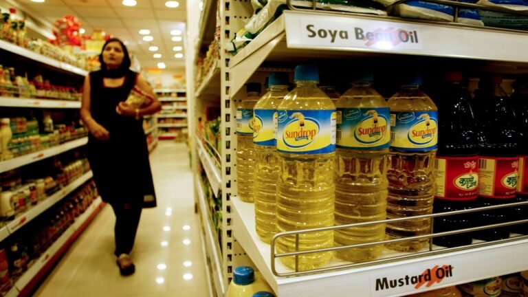 Standard oil package about cooking oil that cuts to cut shifts traders to size