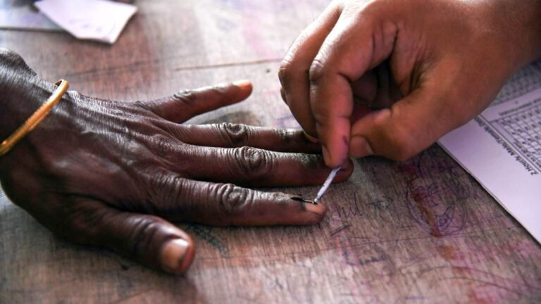 West Bengal Official Suspered to “Manipulation” with Election Forms