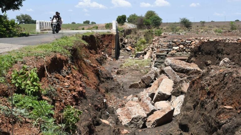 Resistance rattle of urban residents in Hubball, Dharwad