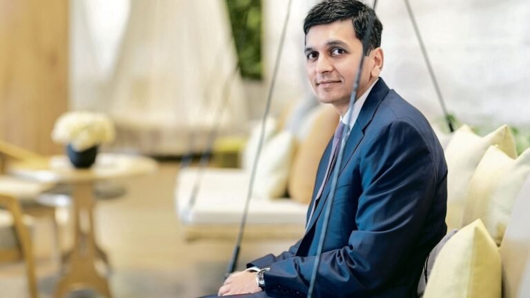 Two brothers, nine rounds: As Lodhas settled its dispute 5,000 GBP-CRORE