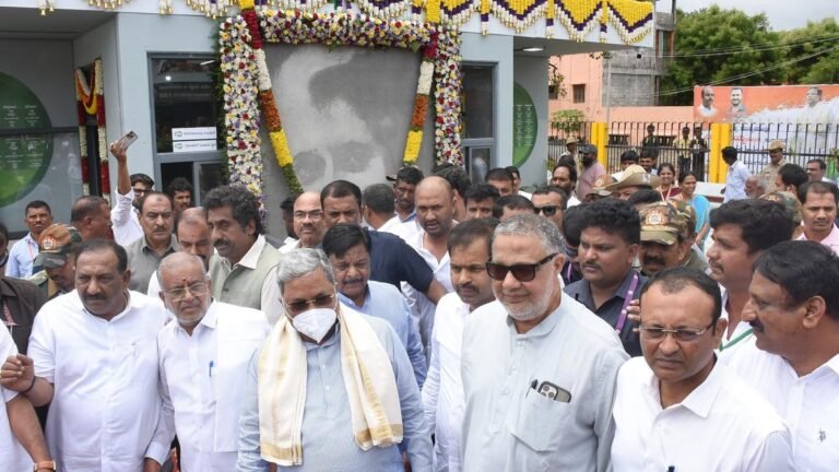 Siddaramaiah should deal with development work from Mysuru because there will be no other cm, says GTD