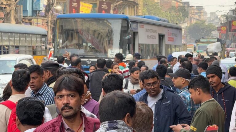 Shipping operators in Bengal to set out on a three -day strike