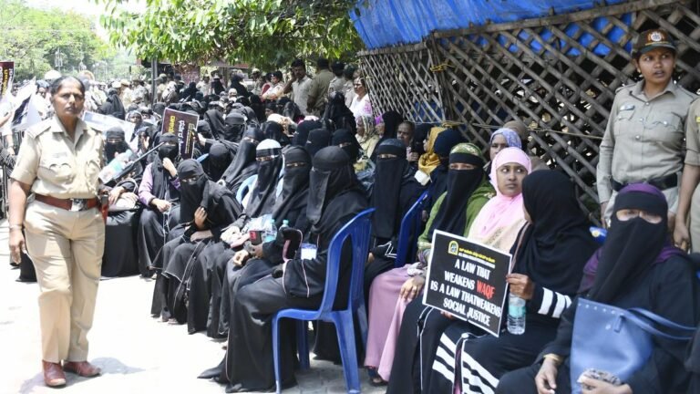 Muslims remove the protest in Shivamogg against the WAQF law (amendment)