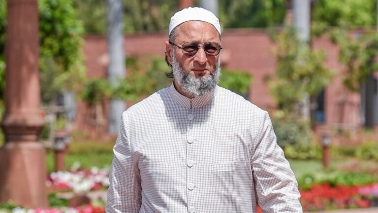 Assaddin Owaisi Council of PM Modim, Amit Shah above Protests in Kashmir against: “Adopte Kashmir” | The news today