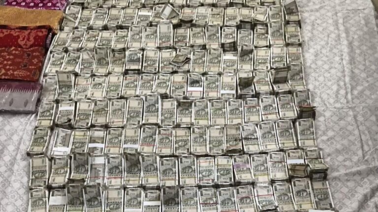 “Things 500 ₹ Volumes from the window”: Odisha Vigilance finds Cr ₹ 2.1 Crore cash from the main engineer residence | Watch | The news today