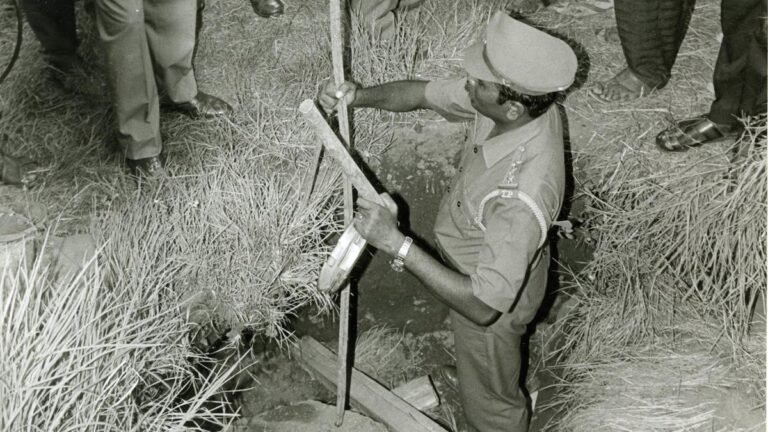 When 43 Militants LTTE escaped from the Vellore fortress after kicking the tunnel by 153 feet