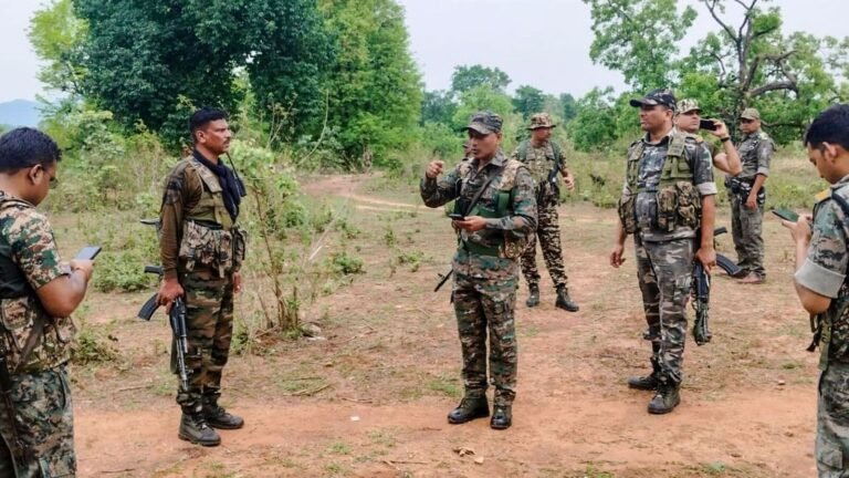 Jharkhand: CPI (Maoist) Manish Yadav with 5 £ Lakh Bounty killed in shooting; Other arrested The news today