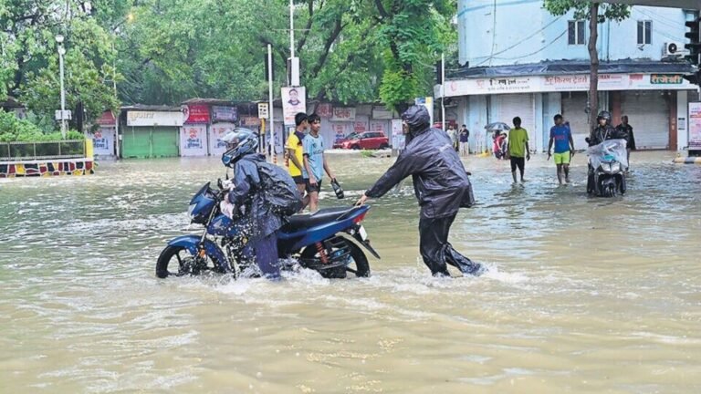 Weather update: Strong rain eyelashes Bombai, Thane and neighboring areas, IMD releases yellow warning; Check the Maharashtra Prognosis | The news today