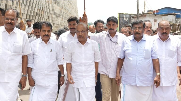 Udf slams state govt., Nhai for the collapse of the road