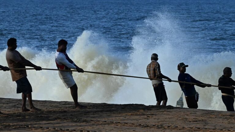 Incois is a high wave warning along the coast of Goa, Karnataka, Maharashtra and Kerala; requires suspension of beach activities