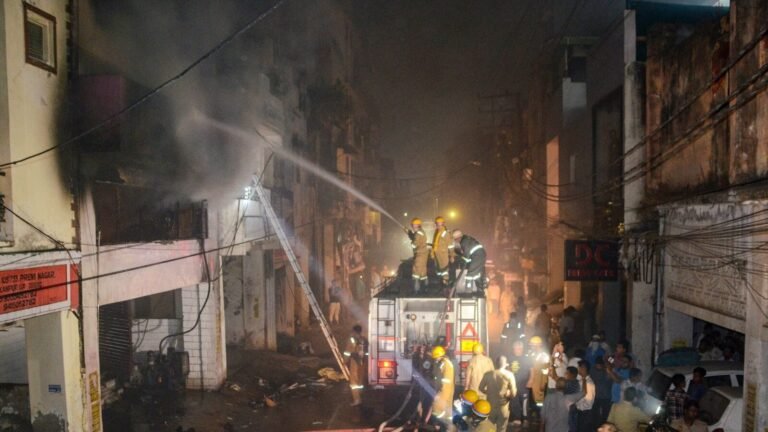 KANPUR Fire: A couple killed in a bliss in a five -storey building in Chamanganj, 3 children also feared dead | The news today