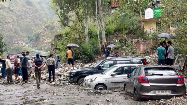 Cloudburst in Himachal triggers lightning floods, wash away vehicles, yellow warnings issued on 27 May, 28 | The news today