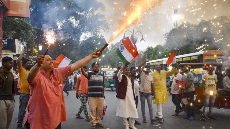 The Bombai Police forbids flip flops in the city from 11 May to 9 June