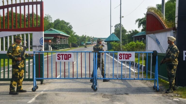 BSF Foil Offer Bangladeshi nationals to enter India
