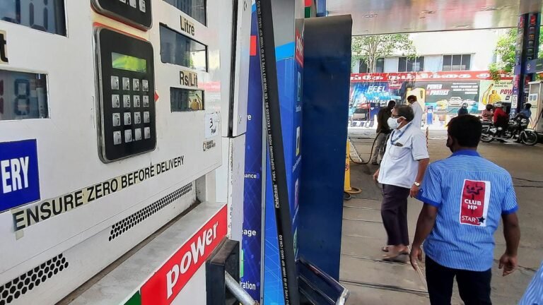 Customers got angry after several HPCL stores that witness the lack of fuel regarding the server problem