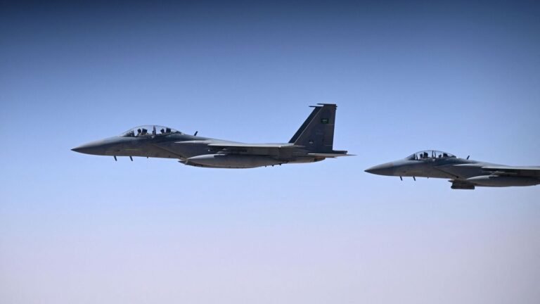 Saudi fighter aircraft will be accompanied by Air Force Donald Trump to Riyadh – watch a moment | The news today
