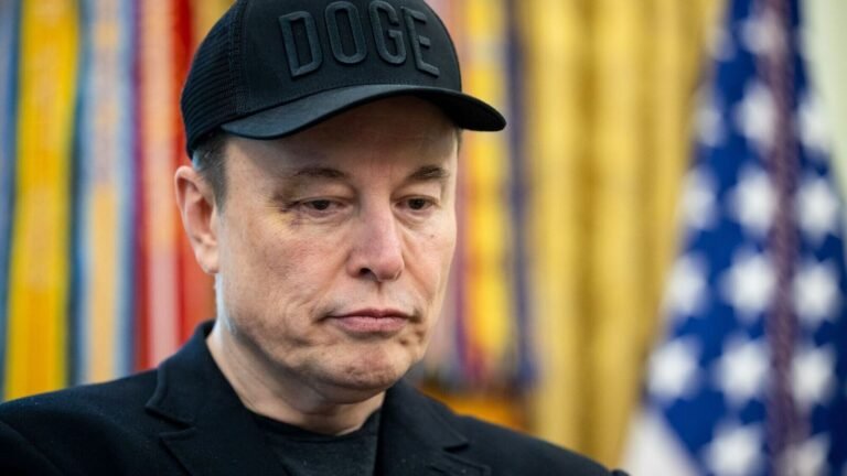 “Did Elon Musk got through?” His bruised eye in Ooval Office Baffles Netizens | The news today