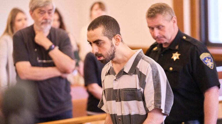 American-Libanon man who stabbed by author Salman Rushdie 10 times sentenced to 25 years in prison The news today