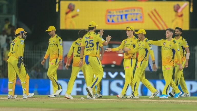 CSK will not panic, can compete with any team: Mike Hussey before RCB clash