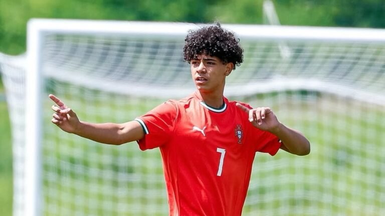 Cristiano Ronaldo was pleased as a fourteen -year -old son debut for Portugal U15 vs Japan