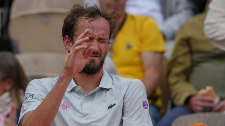 French Open 2025: Daniil Medvedev amazed in the 1st round Alexander Zverev progresses