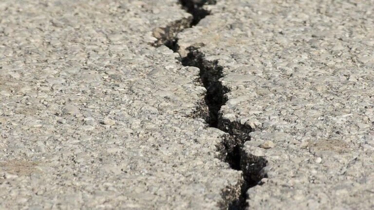 An earthquake today: an earthquake of size 4.7 Strikes Pakistan SWat District | The news today