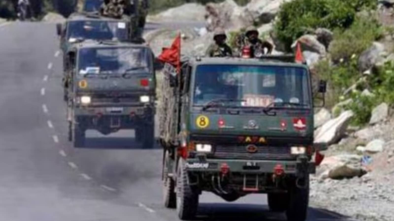 Jammu and Kashmir: Three Soldiers Killing When the Army Vehicle falls in the ravine in Ramban | The news today