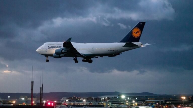 Flight Lufthansa flew 10 minutes without control after the co -founder of the collapse | The news today