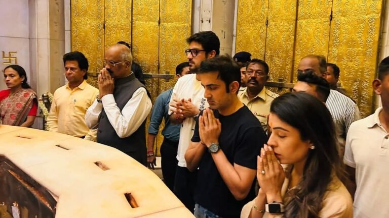 Gautam Gambhir visits the temple of Siddhivinayak before selecting England Tour