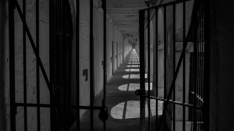 After 43 years, a 104 -year -old convicted life convicted for release from a district prison